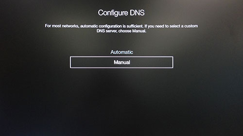 Menu Configure DNS Apple TV con Manual evidenziato.